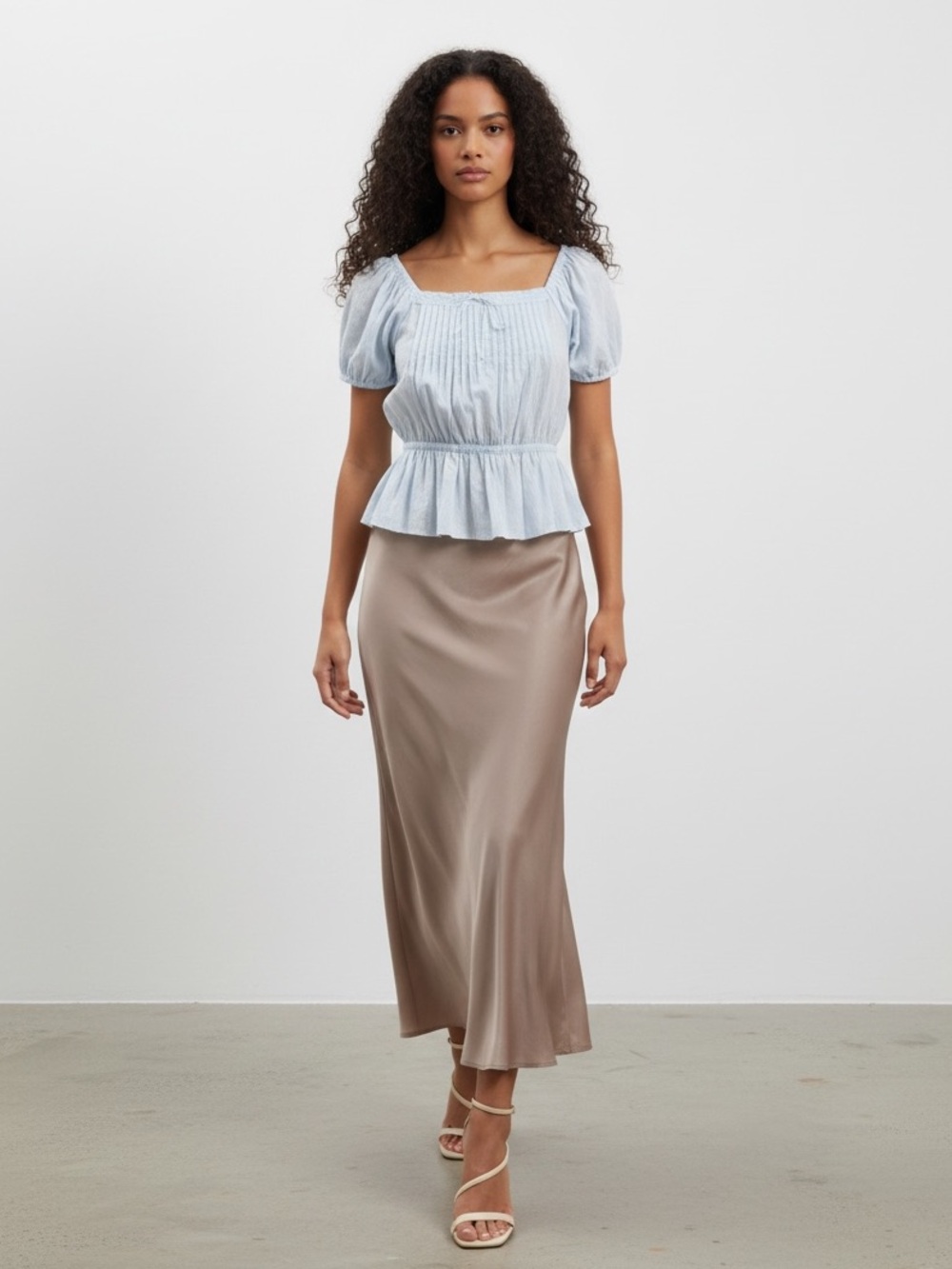 1390 • 100%Cotton Dot Weave Horizon Blue Puff Sleeve Defined Waist Pin Tuck Top - Picture 4 of 6